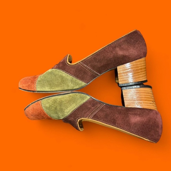 Hush Puppies Shoes - Beautiful vintage suede patchwork groovy MCM colored heels